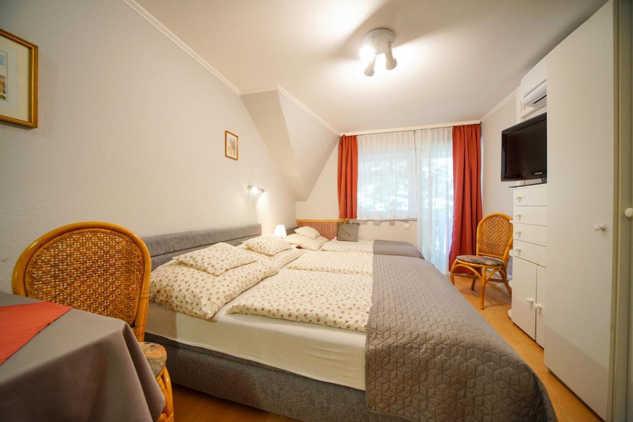 Siesta Vendeghaz Villa เอ็กเกอร์ ภายนอก รูปภาพ