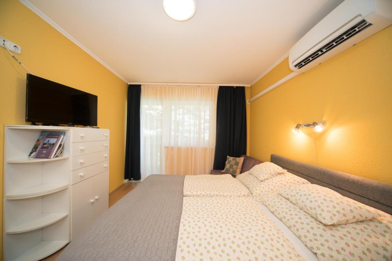 Siesta Vendeghaz Villa เอ็กเกอร์ ภายนอก รูปภาพ