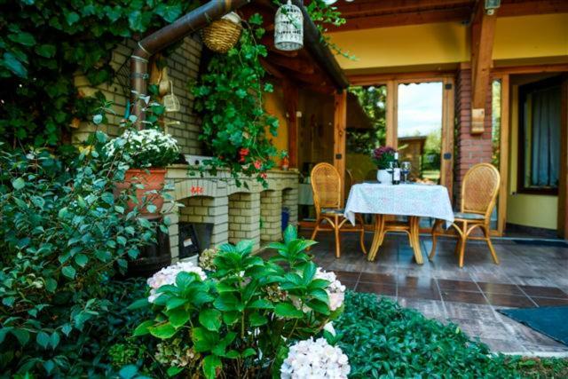 Siesta Vendeghaz Villa เอ็กเกอร์ ภายนอก รูปภาพ