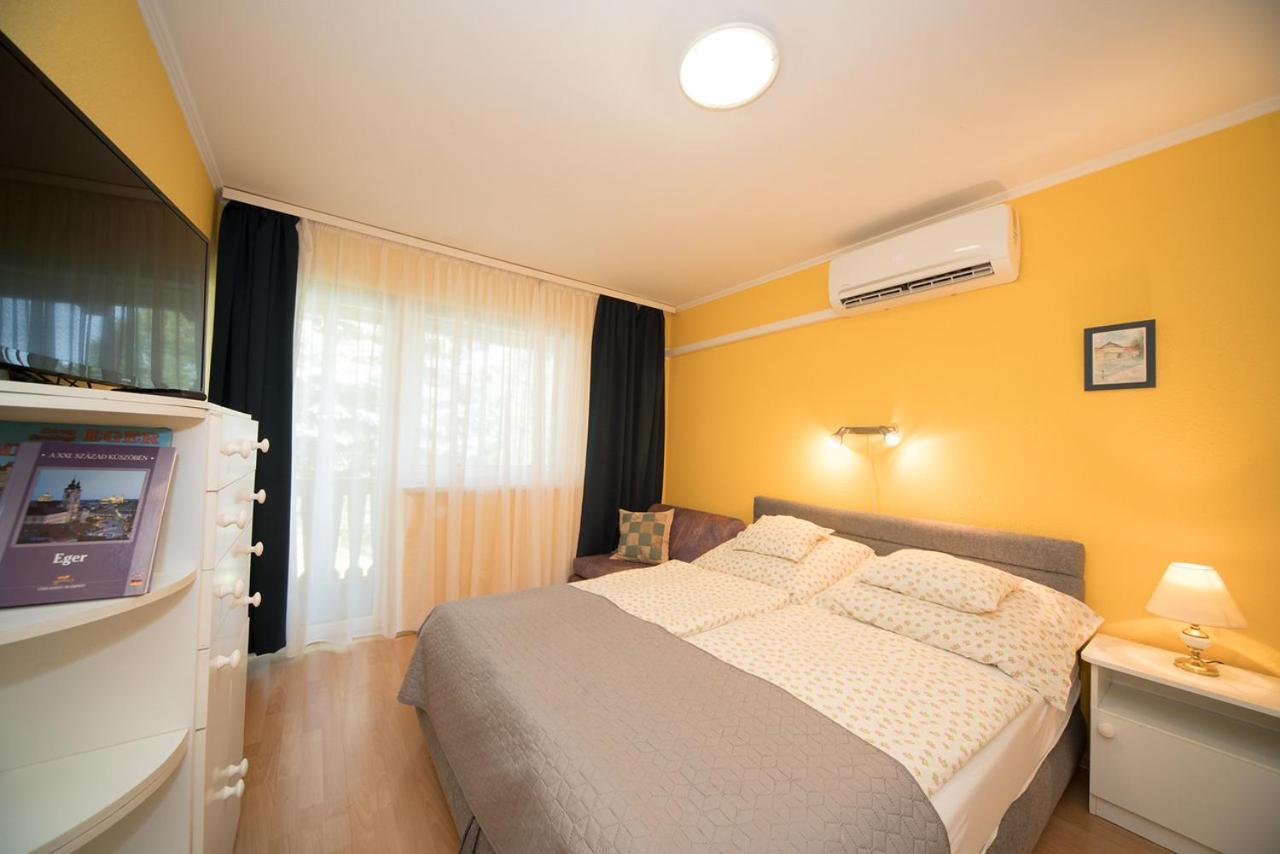 Siesta Vendeghaz Villa เอ็กเกอร์ ภายนอก รูปภาพ