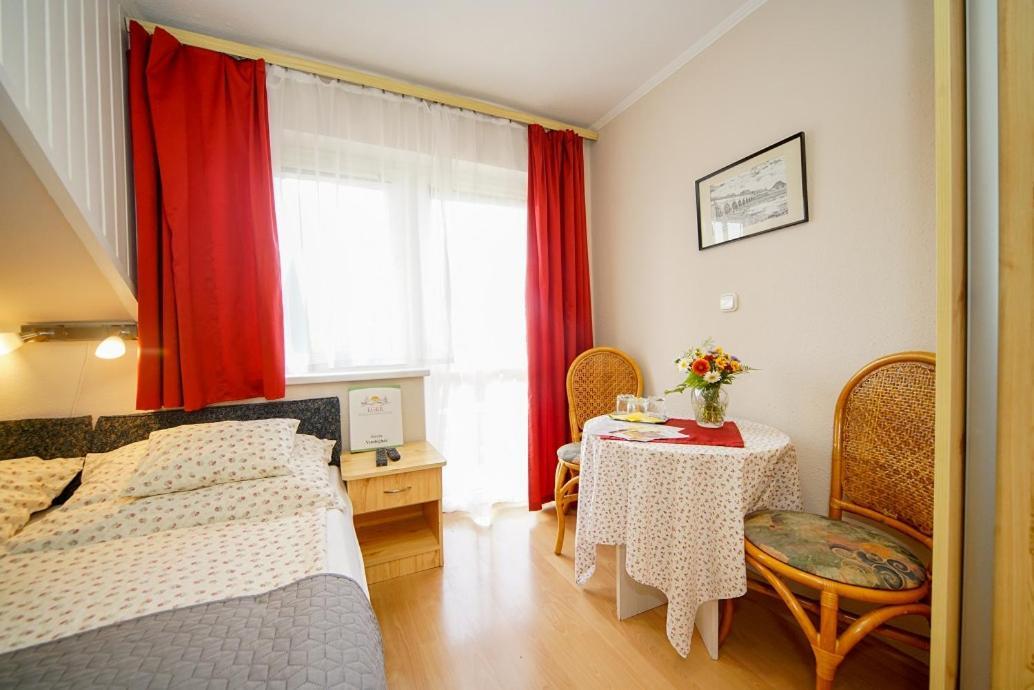 Siesta Vendeghaz Villa เอ็กเกอร์ ภายนอก รูปภาพ